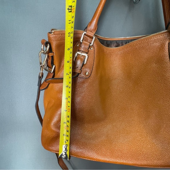 KATTEE large capacity shoulder bag with metal feet and buckle details - Picture 14 of 16